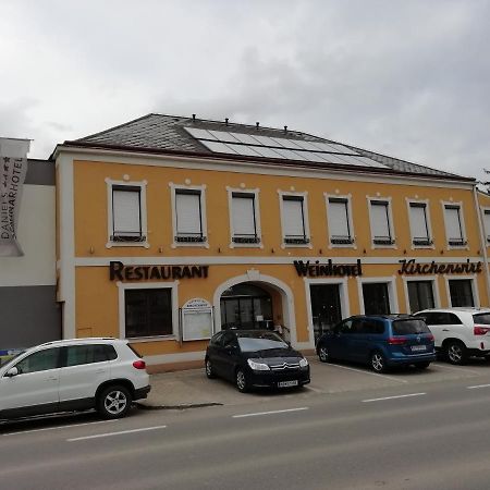 Weinhotel Kirchenwirt Gols Exteriör bild